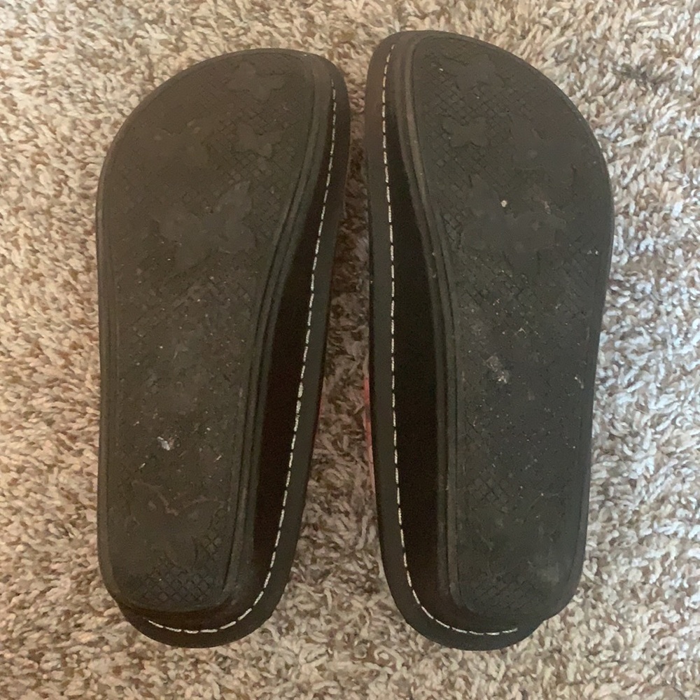 Shoes - Picture 4 of 4